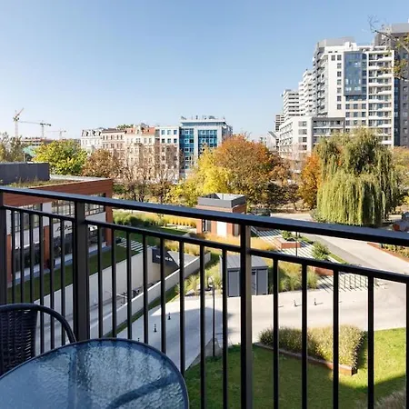 Close-golden - Jana Pawla Apartment