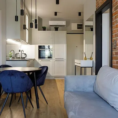 Close-golden - Jana Pawla Apartment